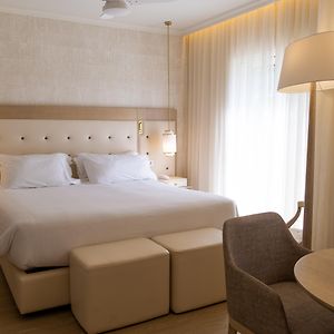 Deluxe Zimmer mit Kingsize-Bett